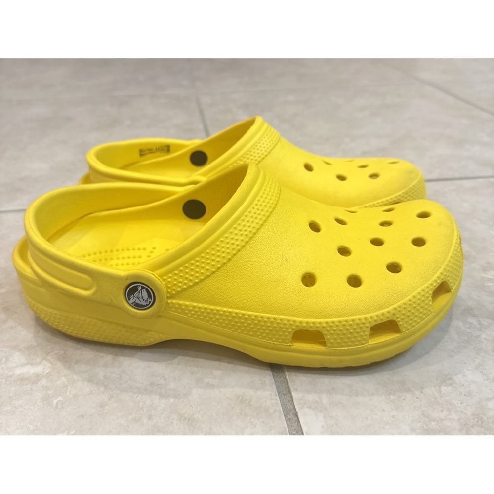 CROCS Baya Lightweight Slip On Clogs Shoes Mens 7 Womens 9 Lemon Yellow Comfort